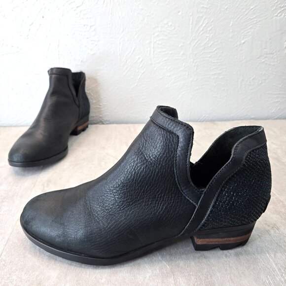 Sorel Lolla Ankle Boots 11 Black Leather Pull On Western Casual Low Heel Booties - Picture 1 of 12